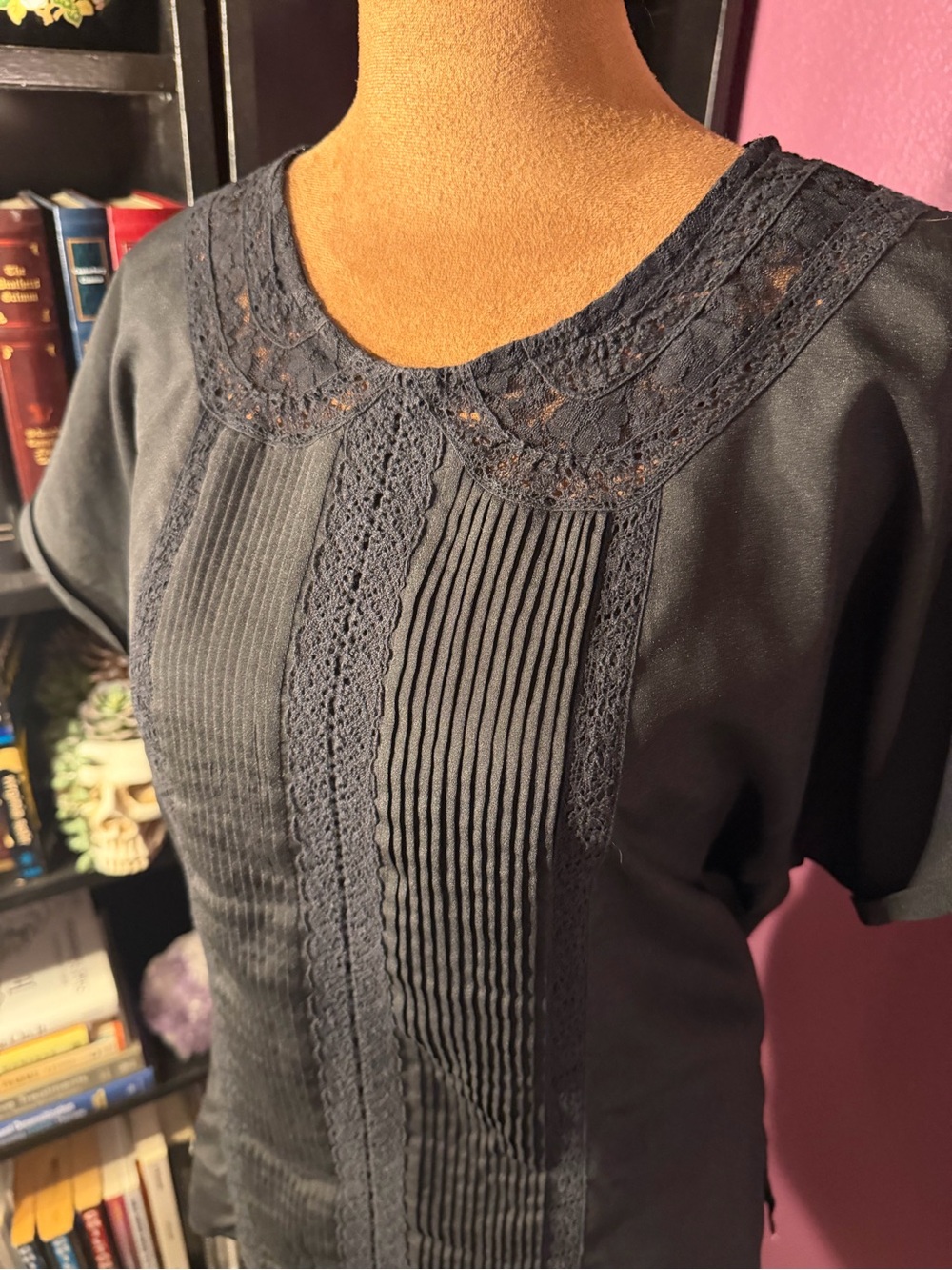 Black Lace-Collar Button-Back Women's Top- Gianetta s